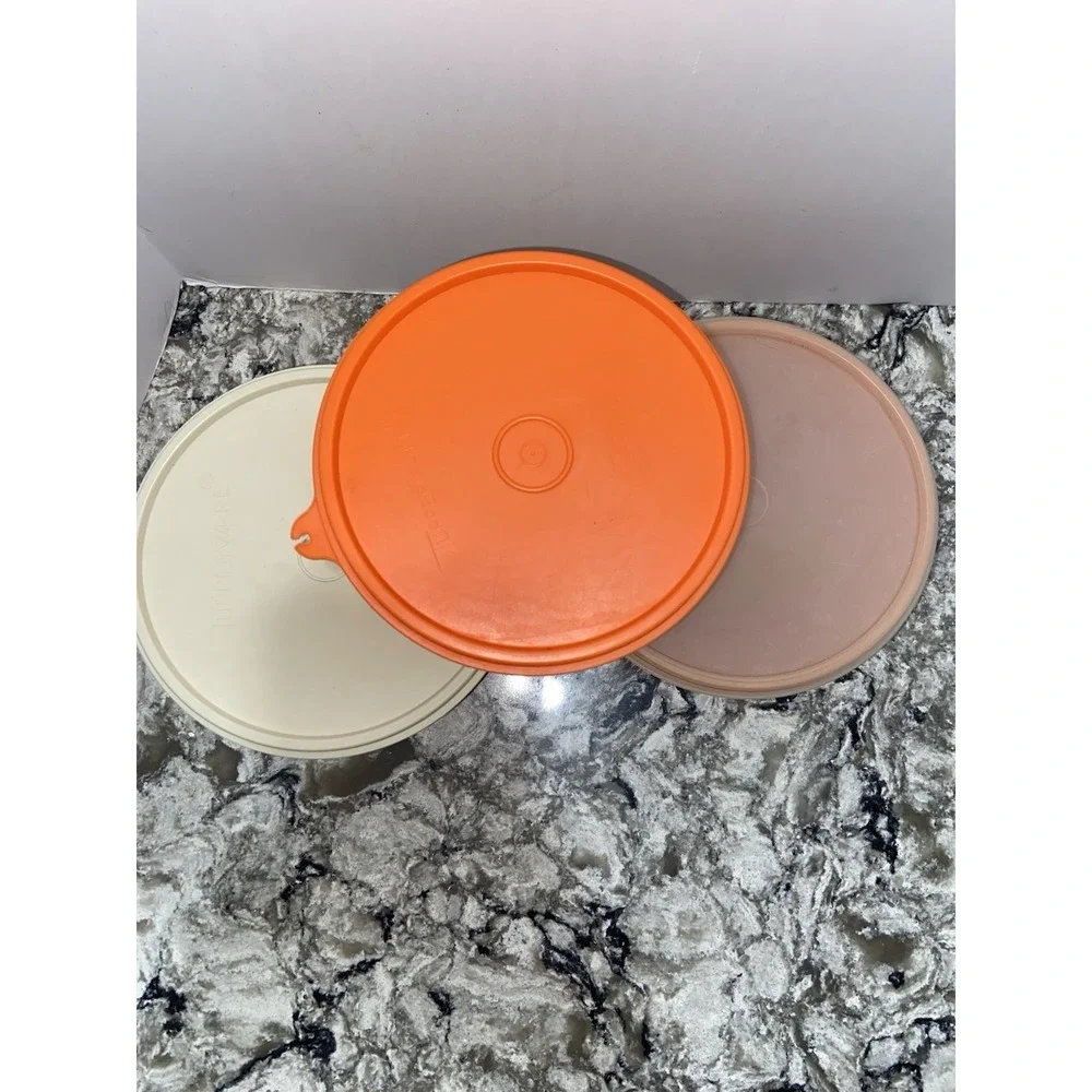 Vintage Tupperware Nesting Mixing Bowls Set of 3 With Lids